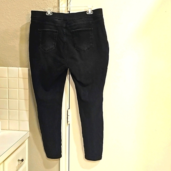 Amazon Distressed Black Pull on pants. Gently worn 1X - Picture 5 of 8